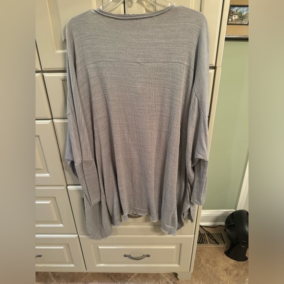 Umgee women’s shirt - Picture 4 of 4